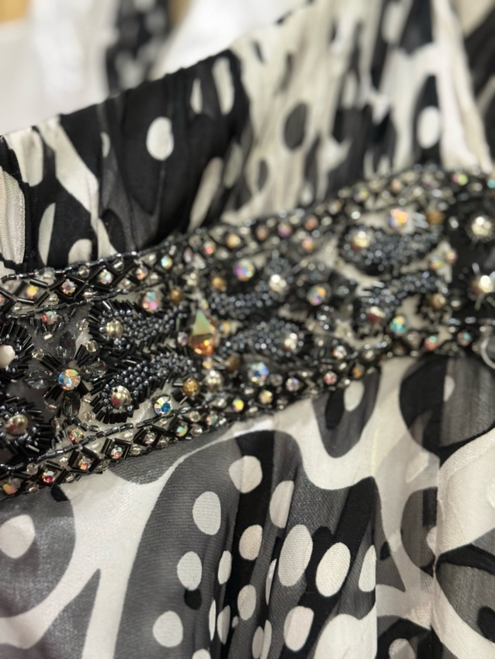 Tony Bowls Black White Abstract Beaded Halter Cocktail Dress TS21018 Size 12 - Picture 10 of 11